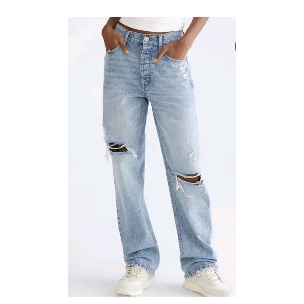 Woman's Aeropostale High Rise Baggy Light Wash Denim Jeans Button Fly Size 8